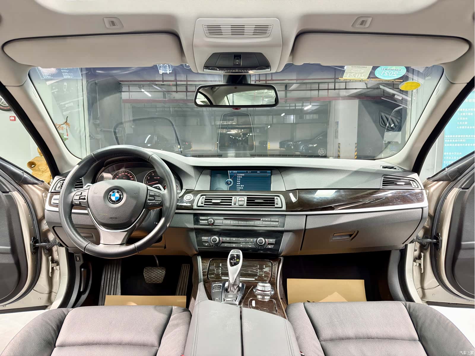 BMW 5 Series, 2010 13