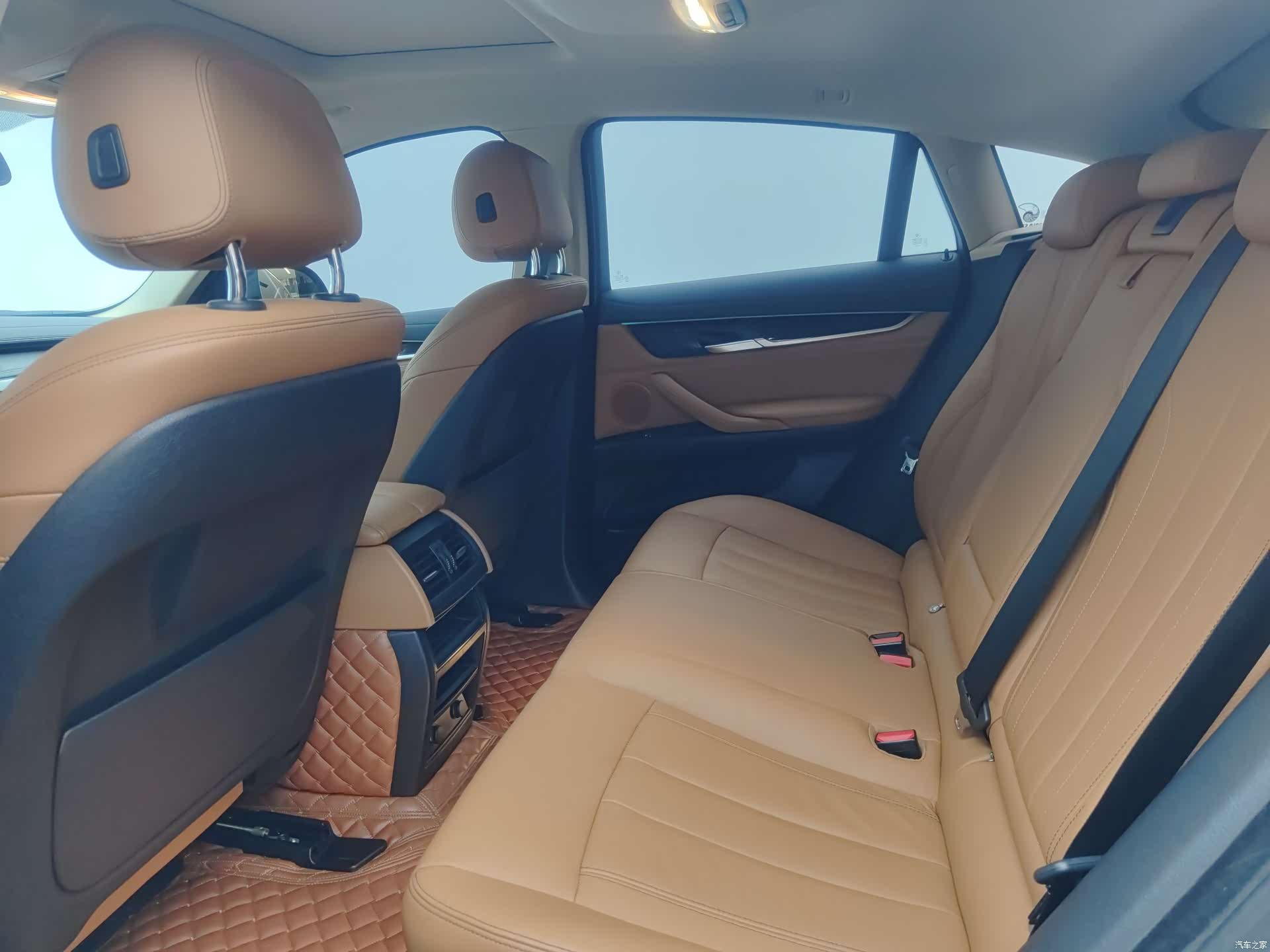 BMW X6, 2018 9