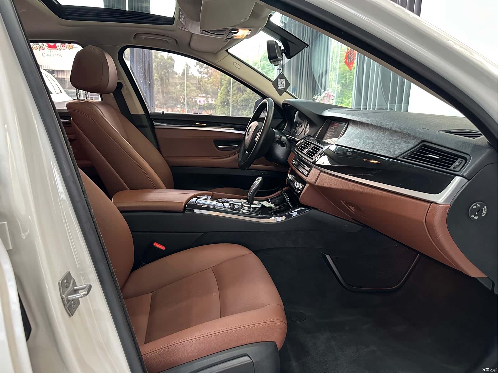 BMW 5 Series, 2016 32
