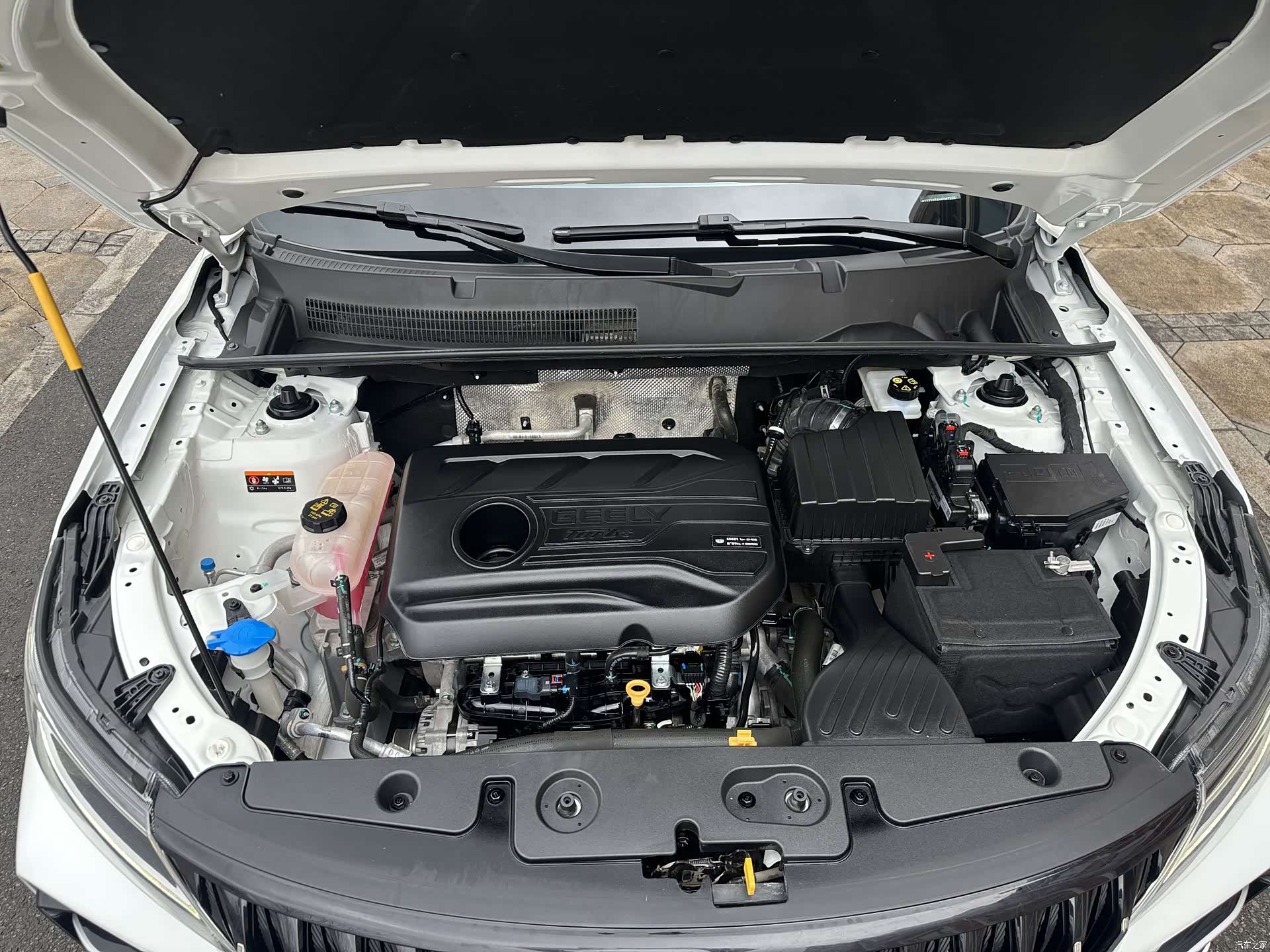 Geely X6, 2022 10