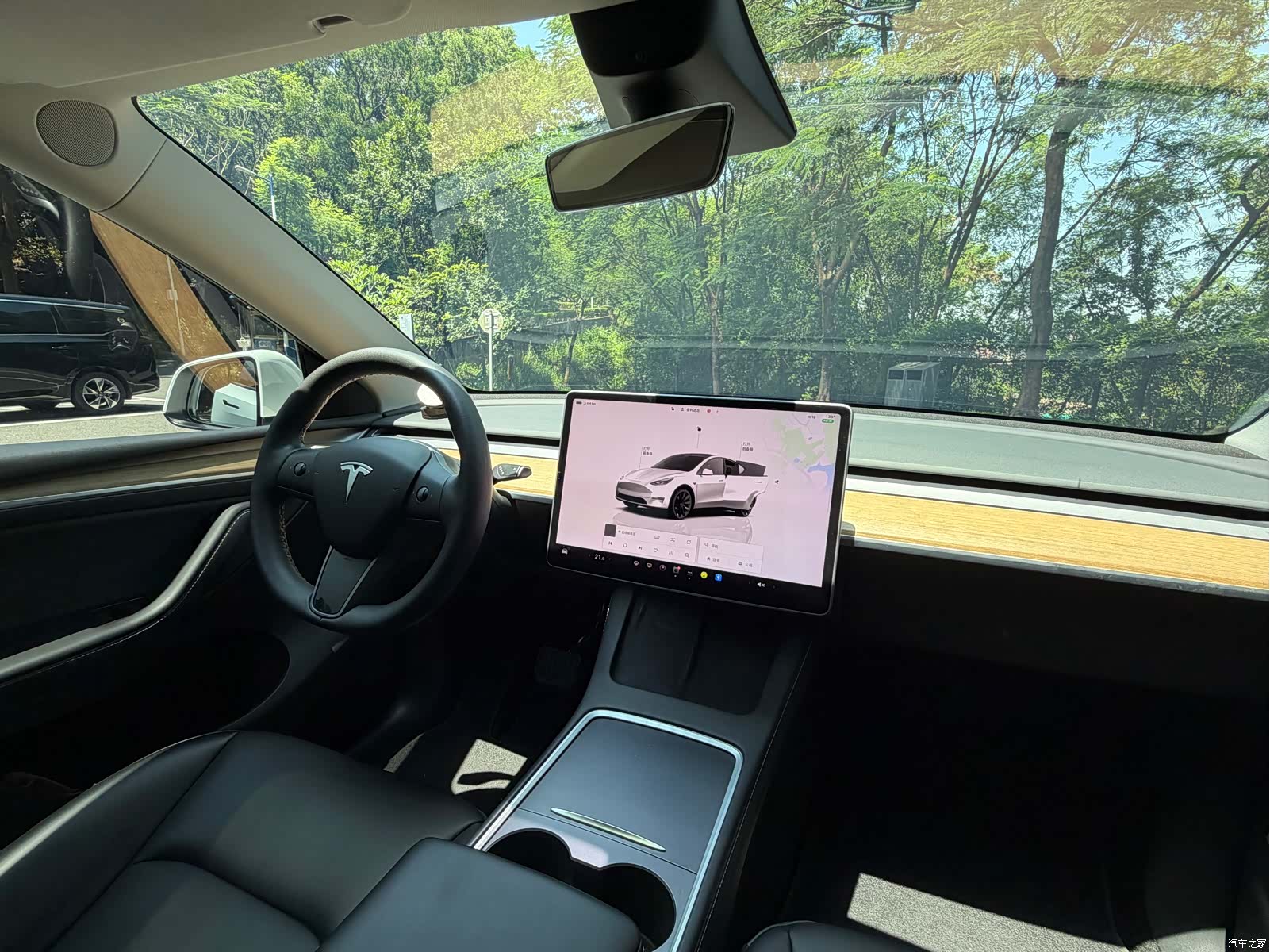 Tesla Model Y, 2022 13