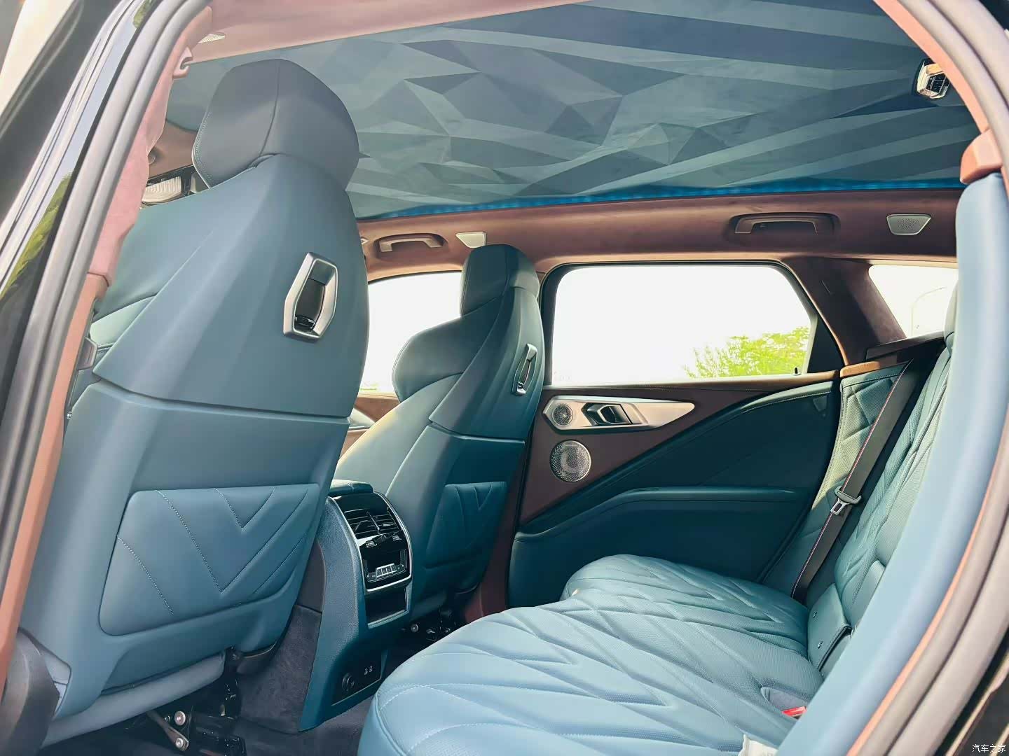 BMW XM, 2026 7