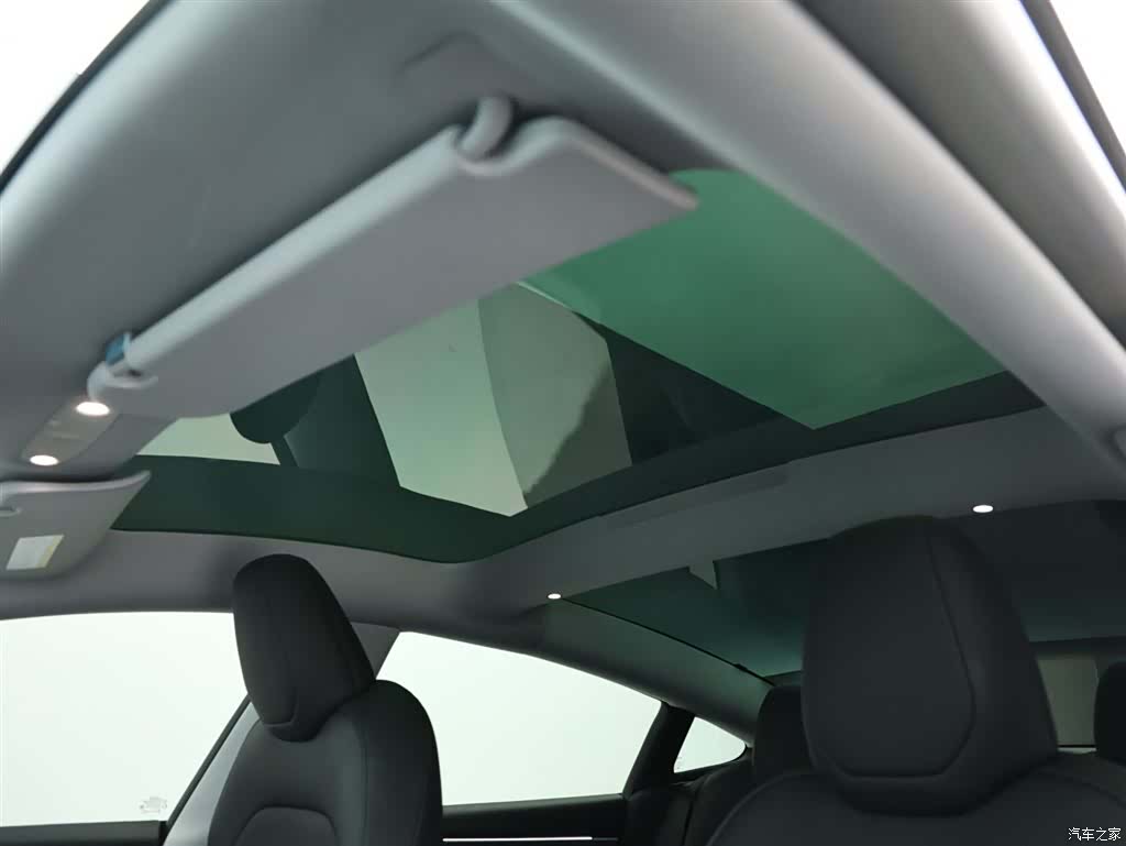 Tesla Model 3, 2024 11