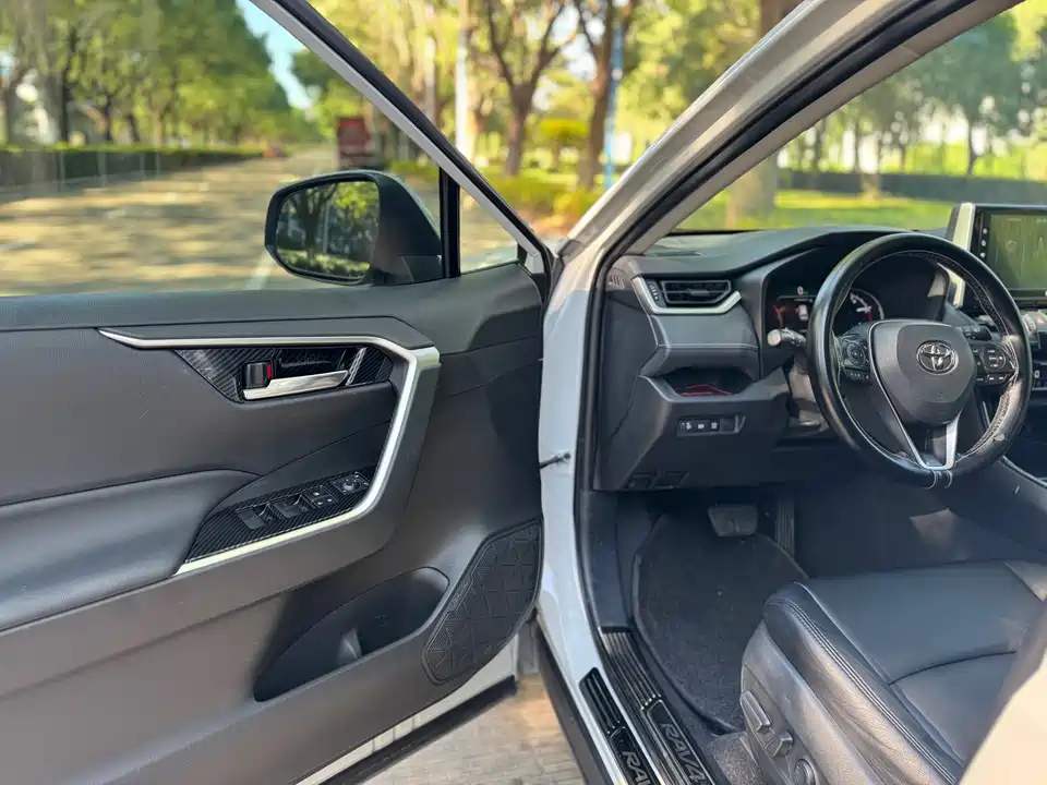 Toyota RAV4 Rongfang