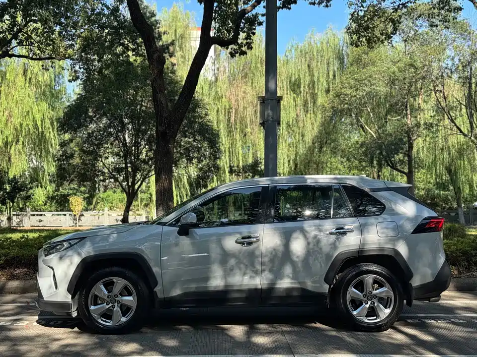 Toyota RAV4 Rongfang