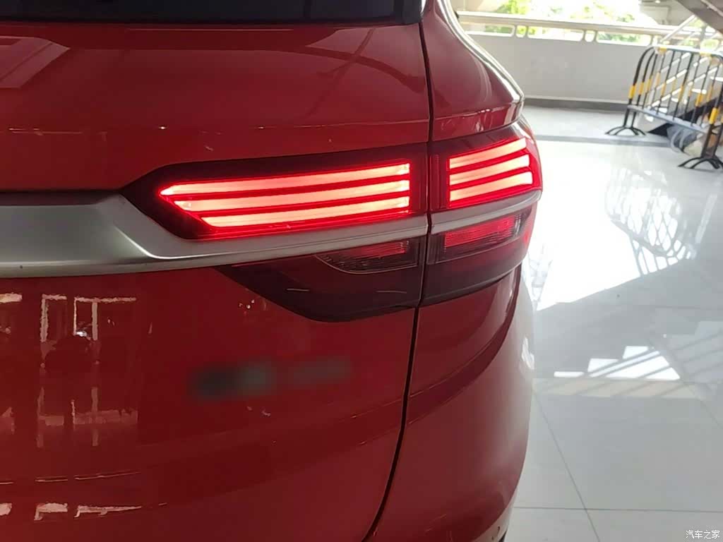 Geely Coolray, 2021 8