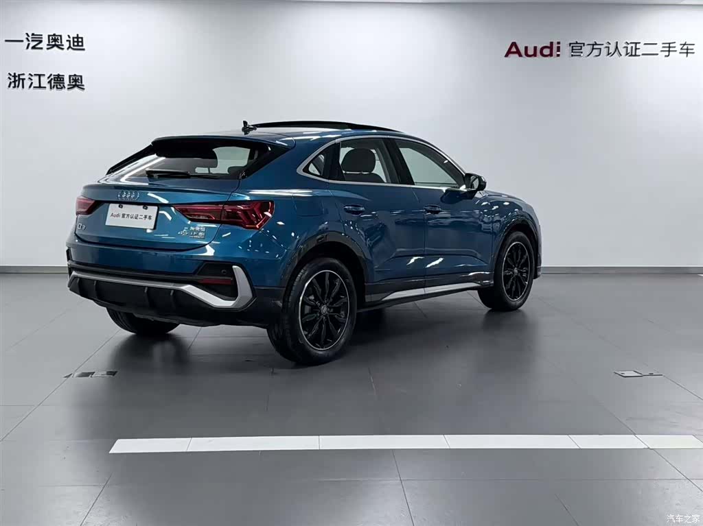Audi Q3, 2023 4