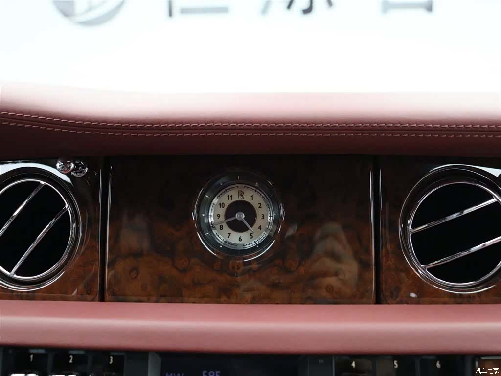 Rolls-Royce Phantom, 2013 13