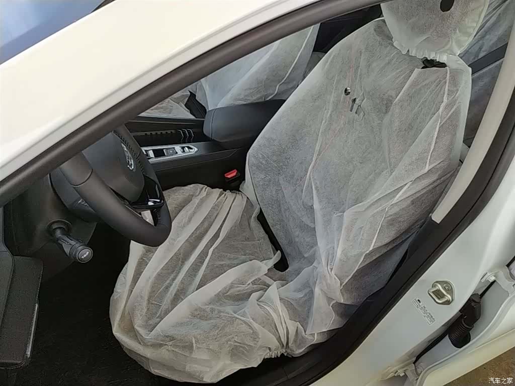 Geely Binray, 2026 15