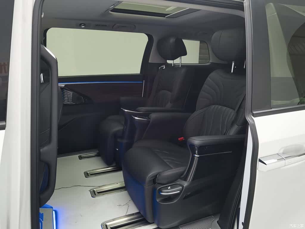 Trumpchi M8, 2024 15