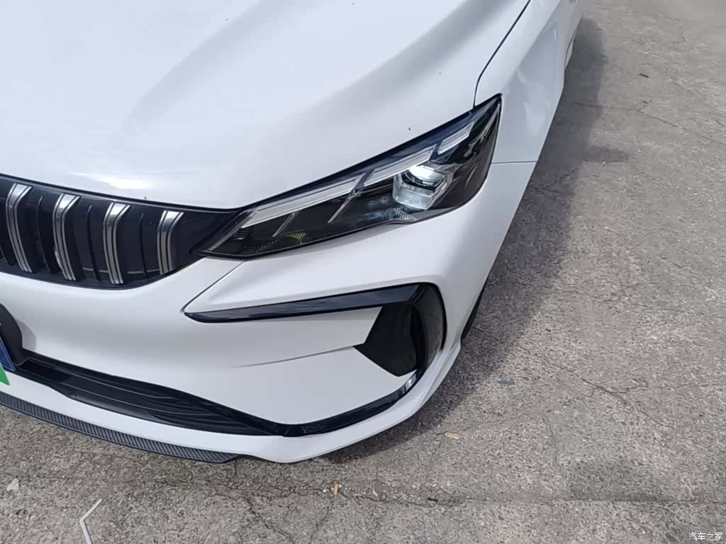 Geely Binray, 2025 18