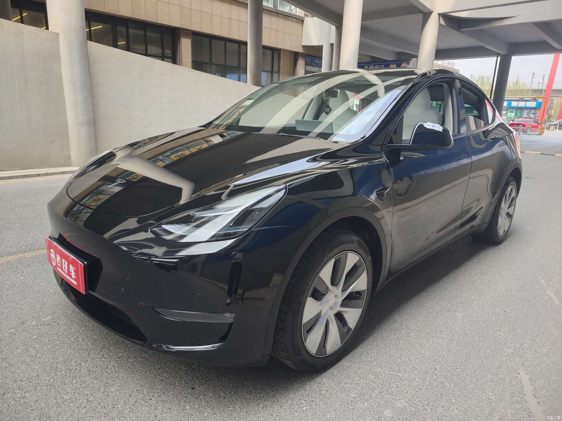 Tesla Model Y, 2023 1