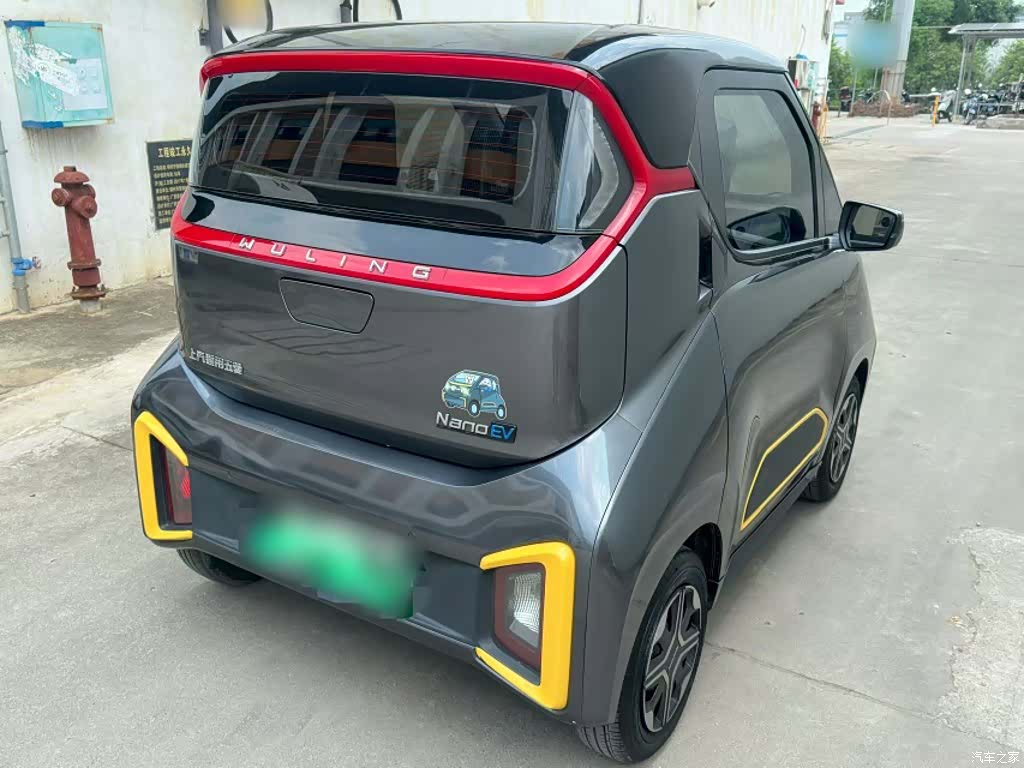 Wuling NanoEV, 2022 7