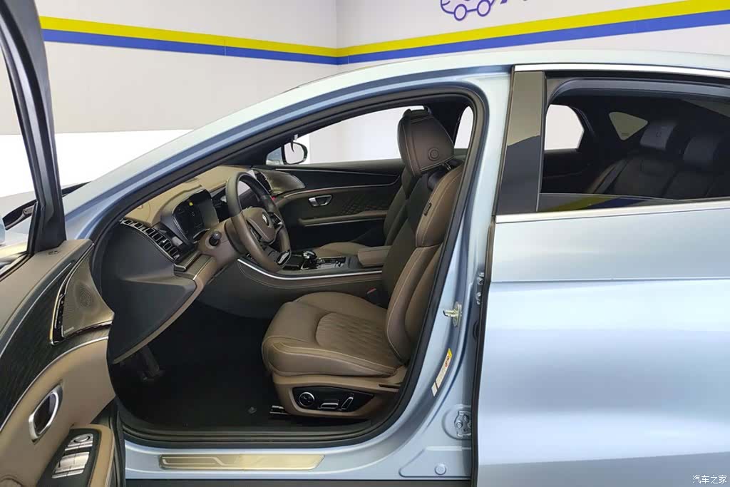 BYD Han, 2023 9