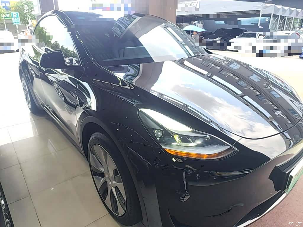 Tesla Model Y, 2023 4