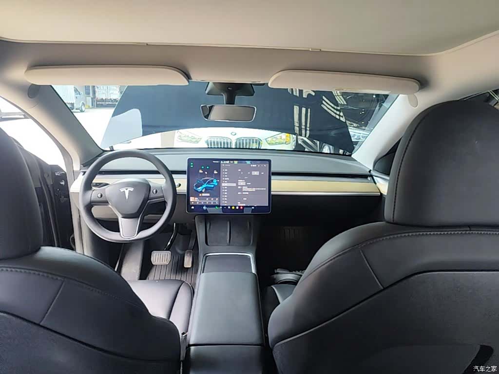 Tesla Model Y, 2023 18