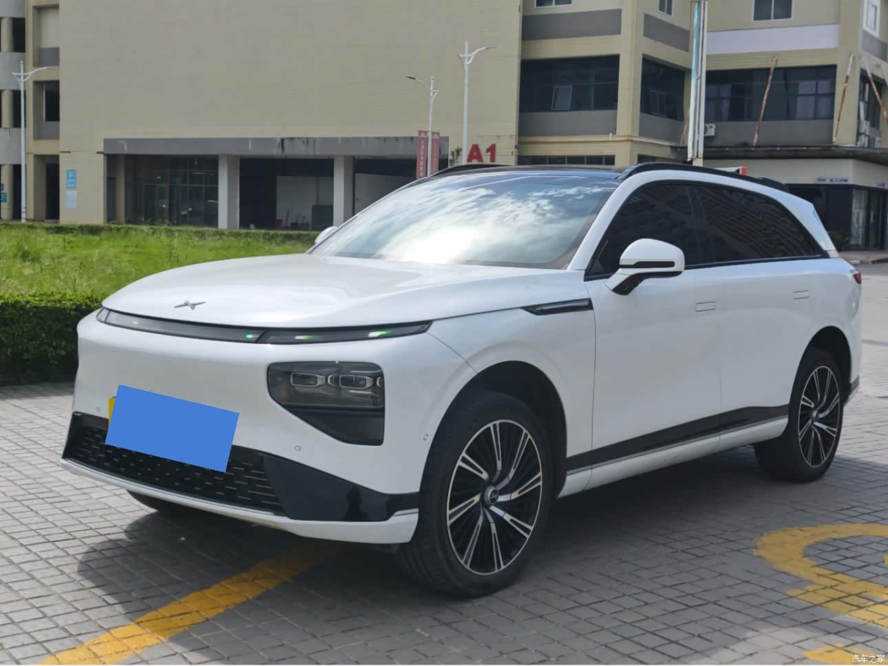 Xpeng G9, 2023 1