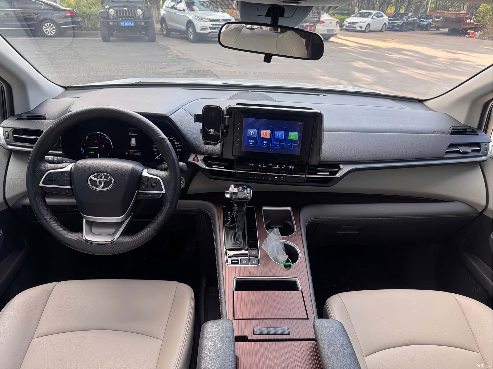 Toyota Sienna, 2023 6