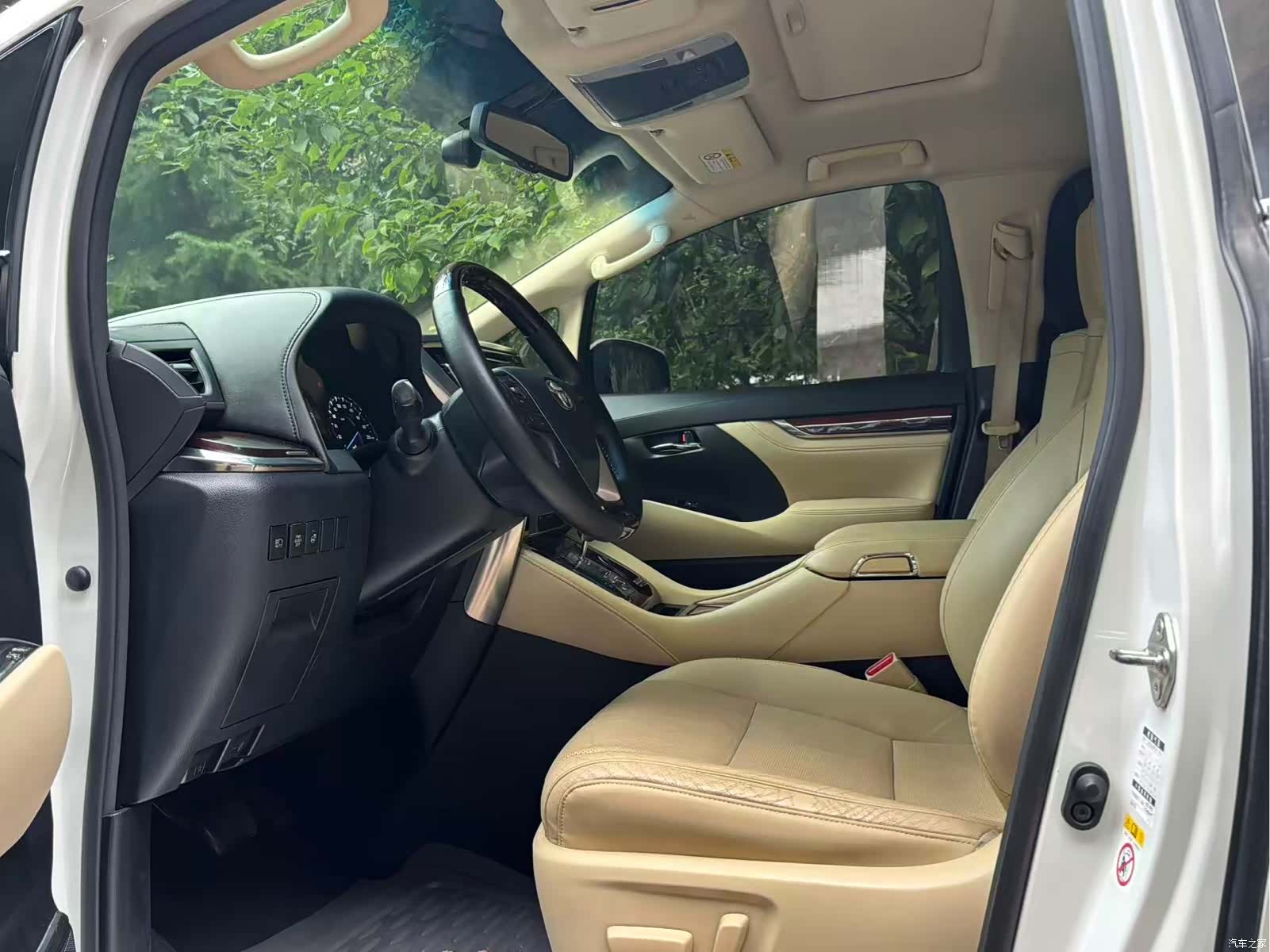 Toyota Alphard, 2015 6