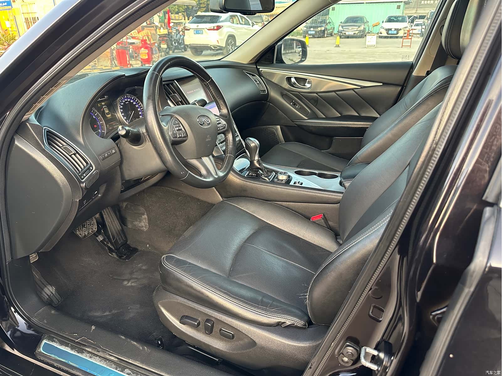 Infiniti Q50L, 2017 все фото