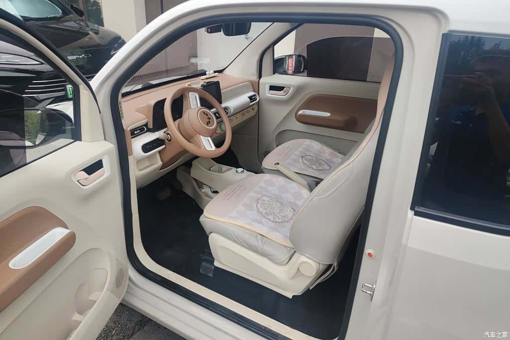 Wuling MINIEV, 2024 11