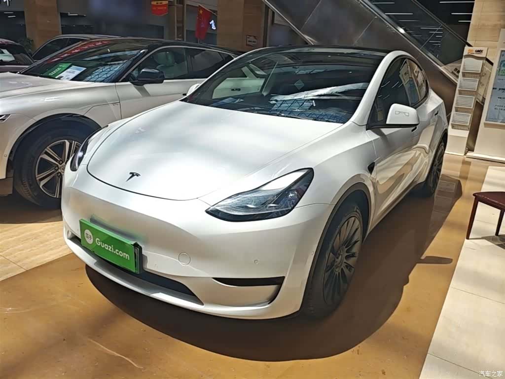 Tesla Model Y, 2022 1
