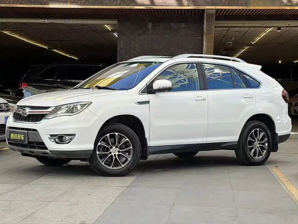 BYD S7