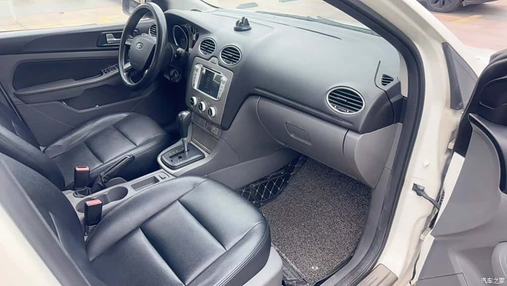 Ford Focus, 2014 8