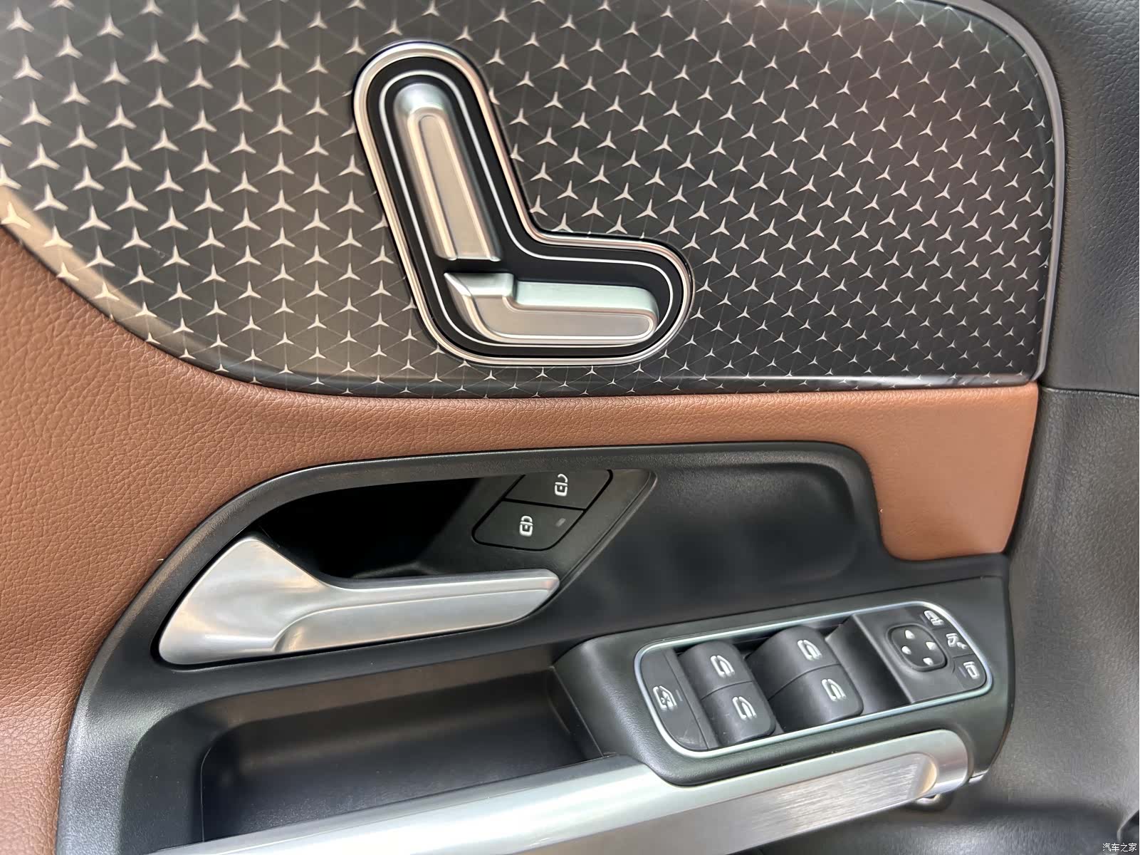 Mercedes-Benz GLB, 2024 13