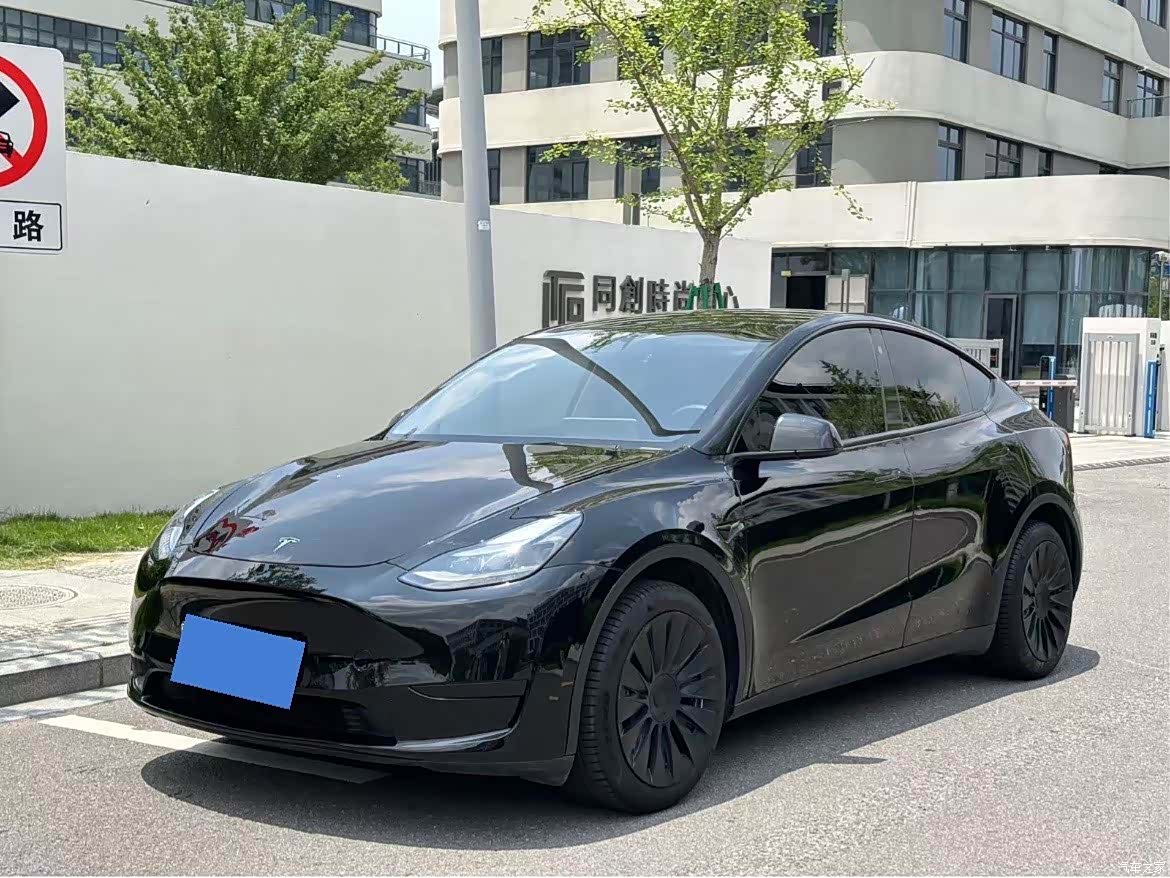 Tesla Model Y, 2022 1