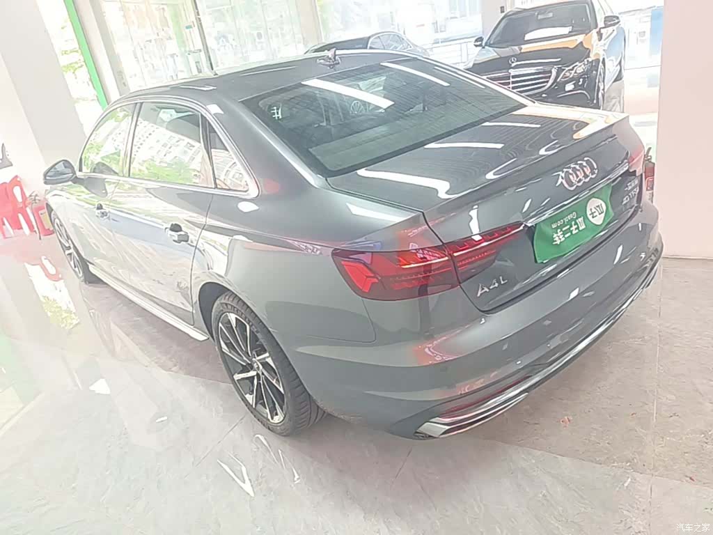 Audi A4L, 2023 все фото