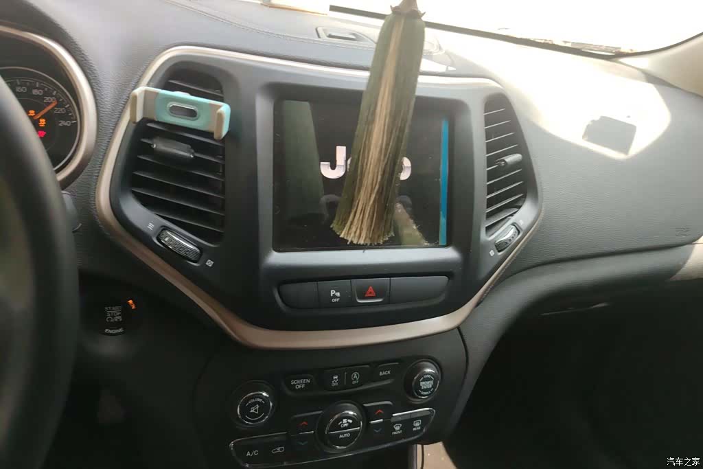 Jeep Cherokee, 2016 13