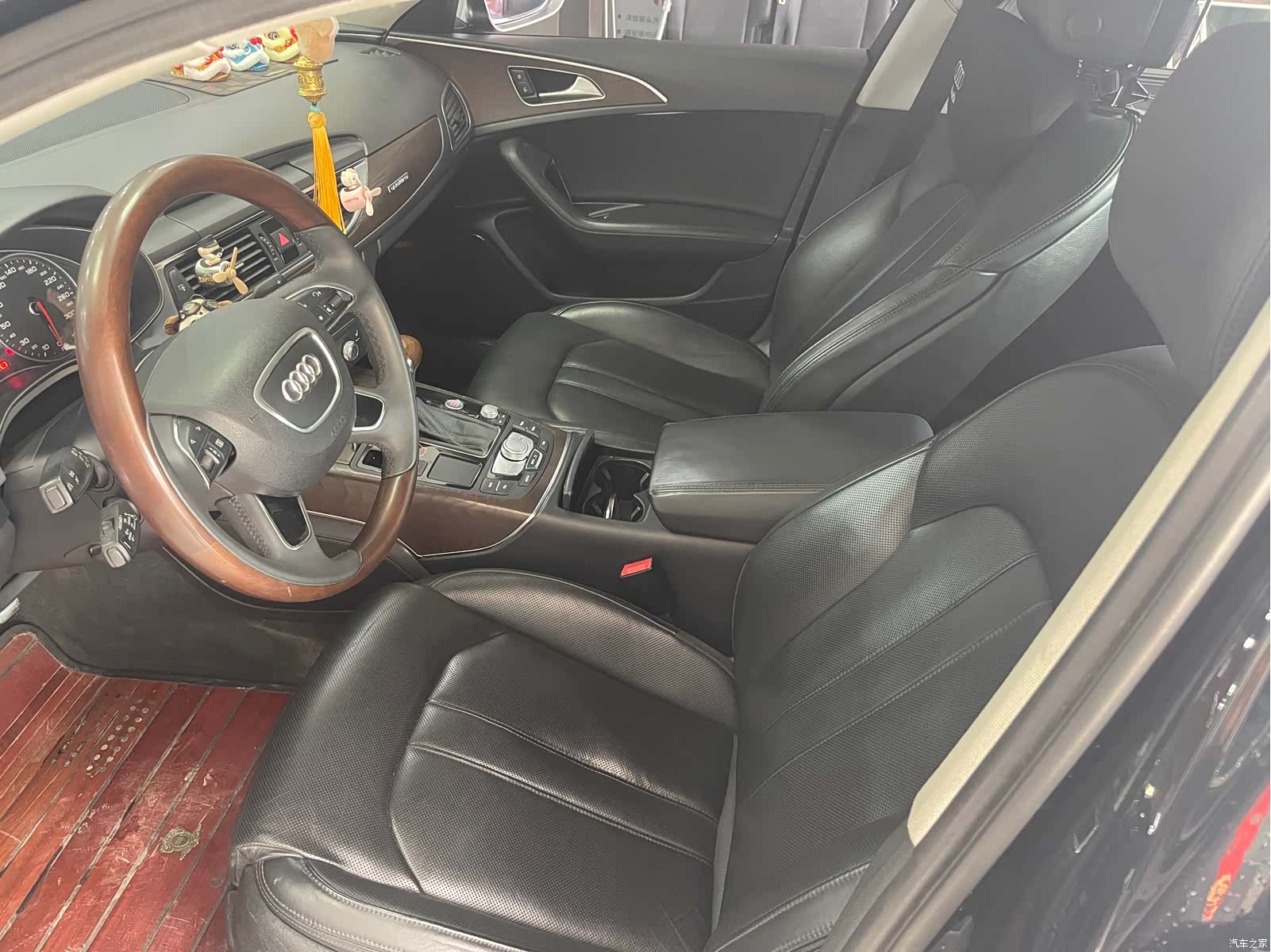 Audi A6L, 2015 12