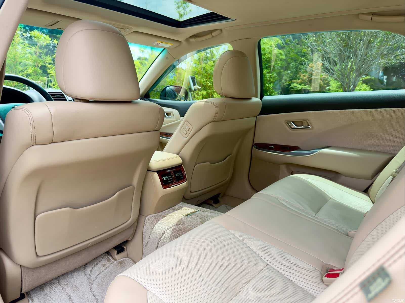 Toyota Crown, 2014 8