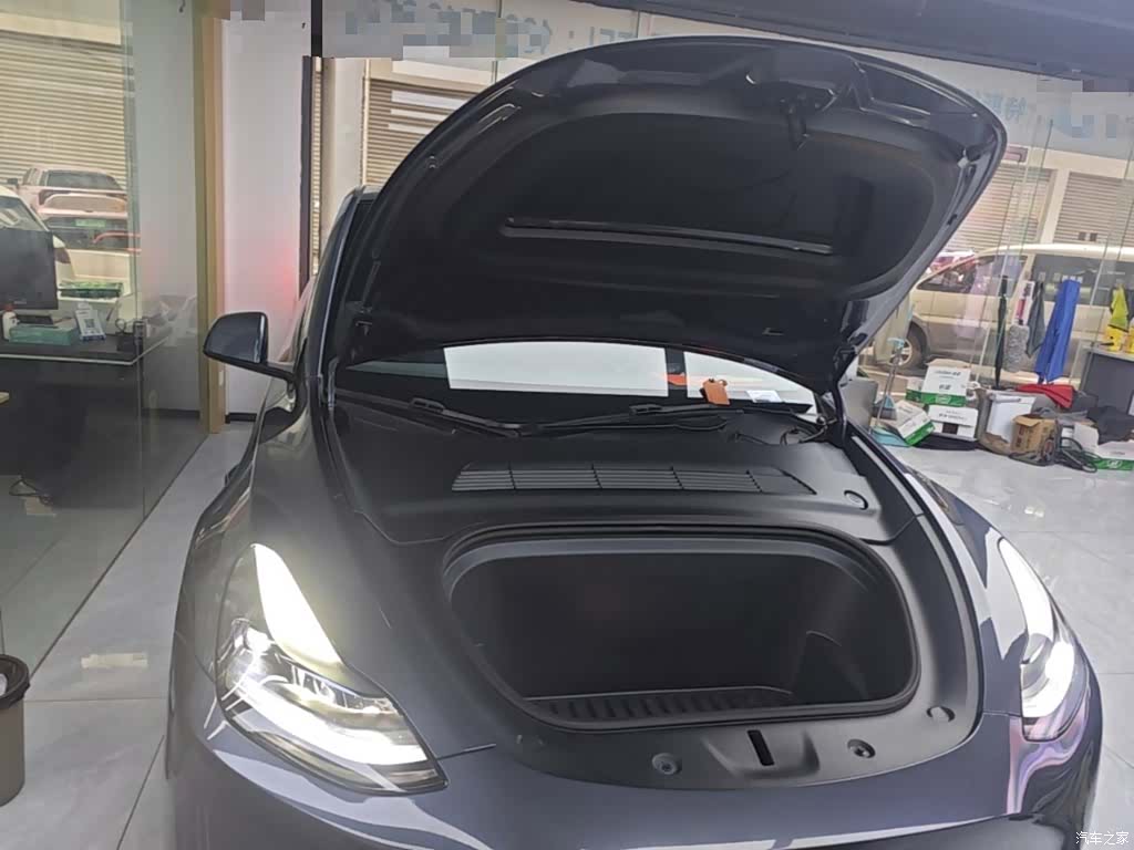 Tesla Model Y, 2023 20