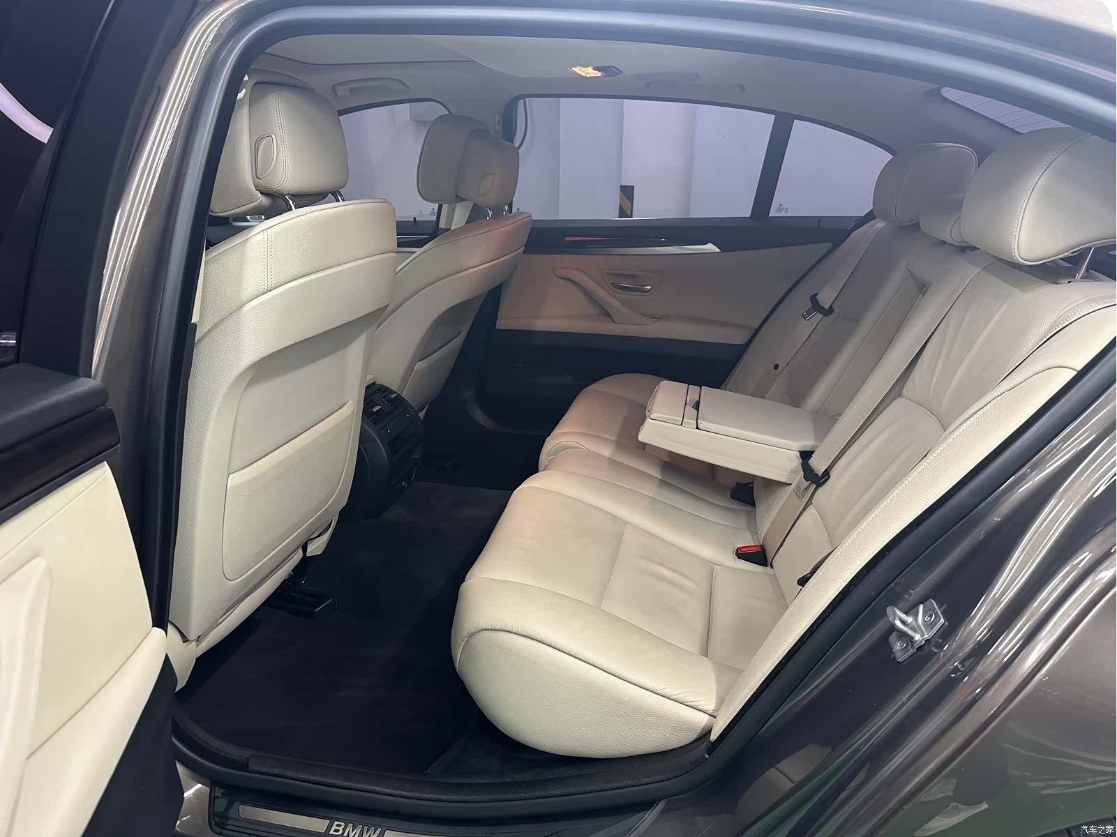 BMW 5 Series, 2012 9