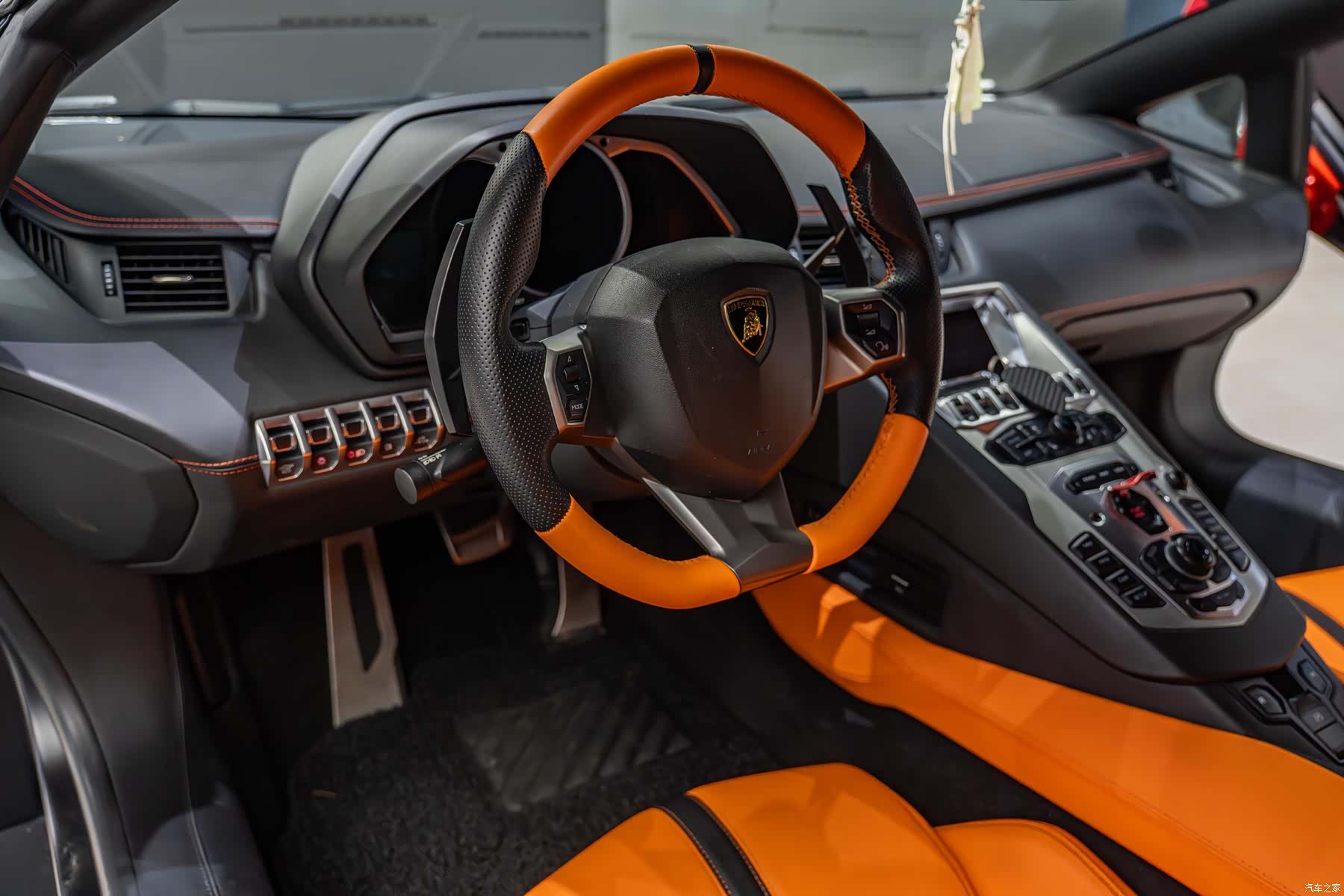 Lamborghini Aventador, 2013 4