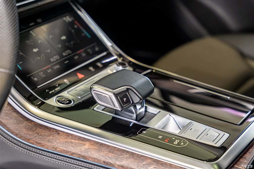 Audi Q7, 2023 13