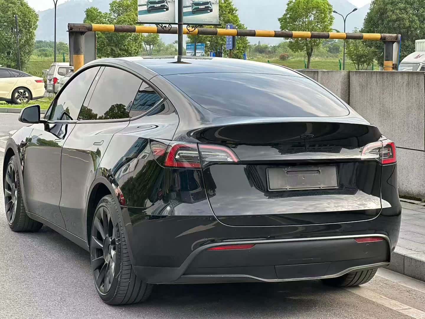 Tesla Model Y, 2021 9