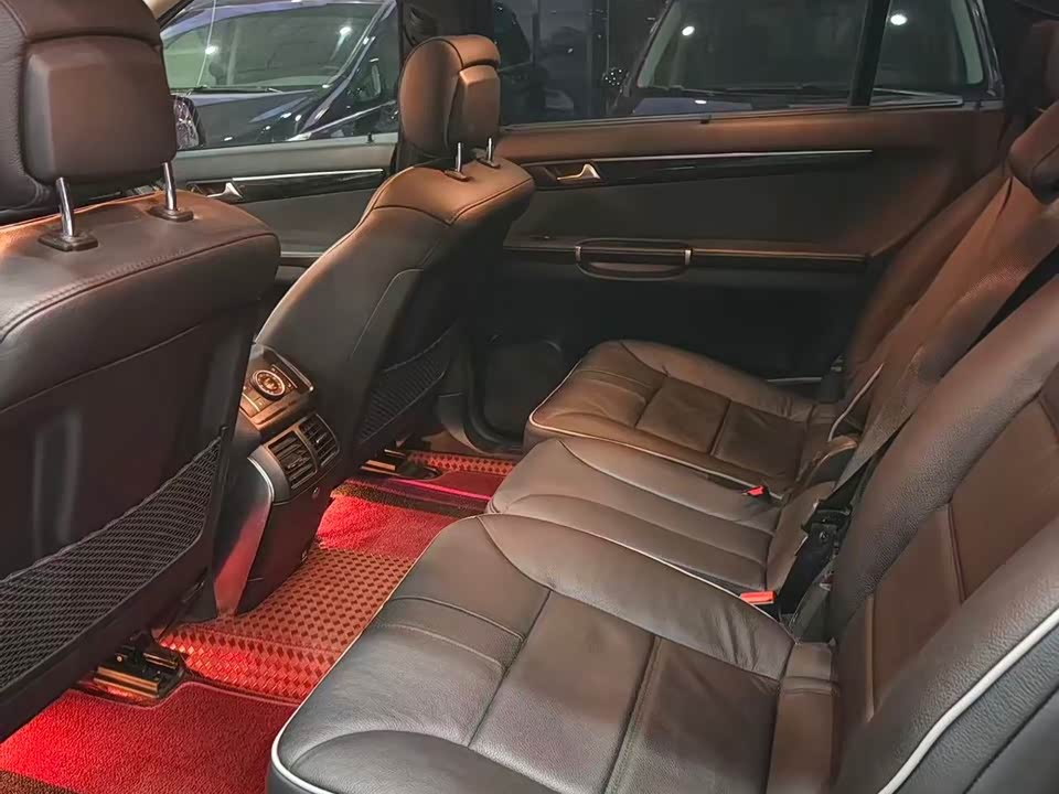 Mercedes-Benz R-class