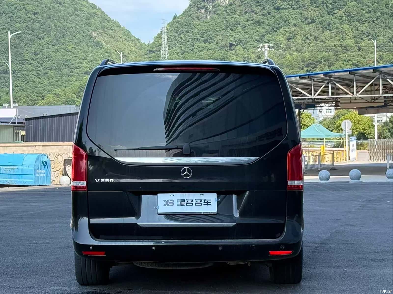 Mercedes-Benz V-Class, 2023 14