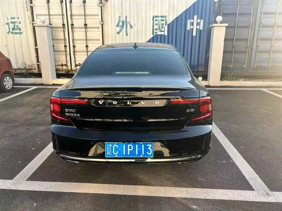 Volvo S90