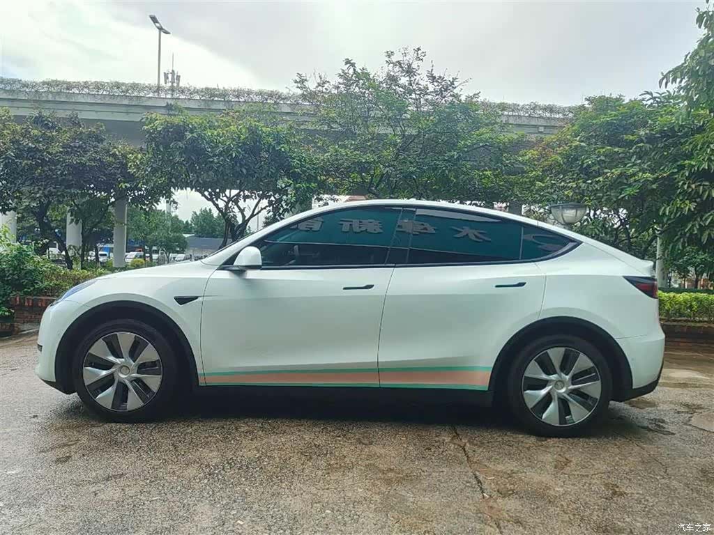 Tesla Model Y, 2022 11