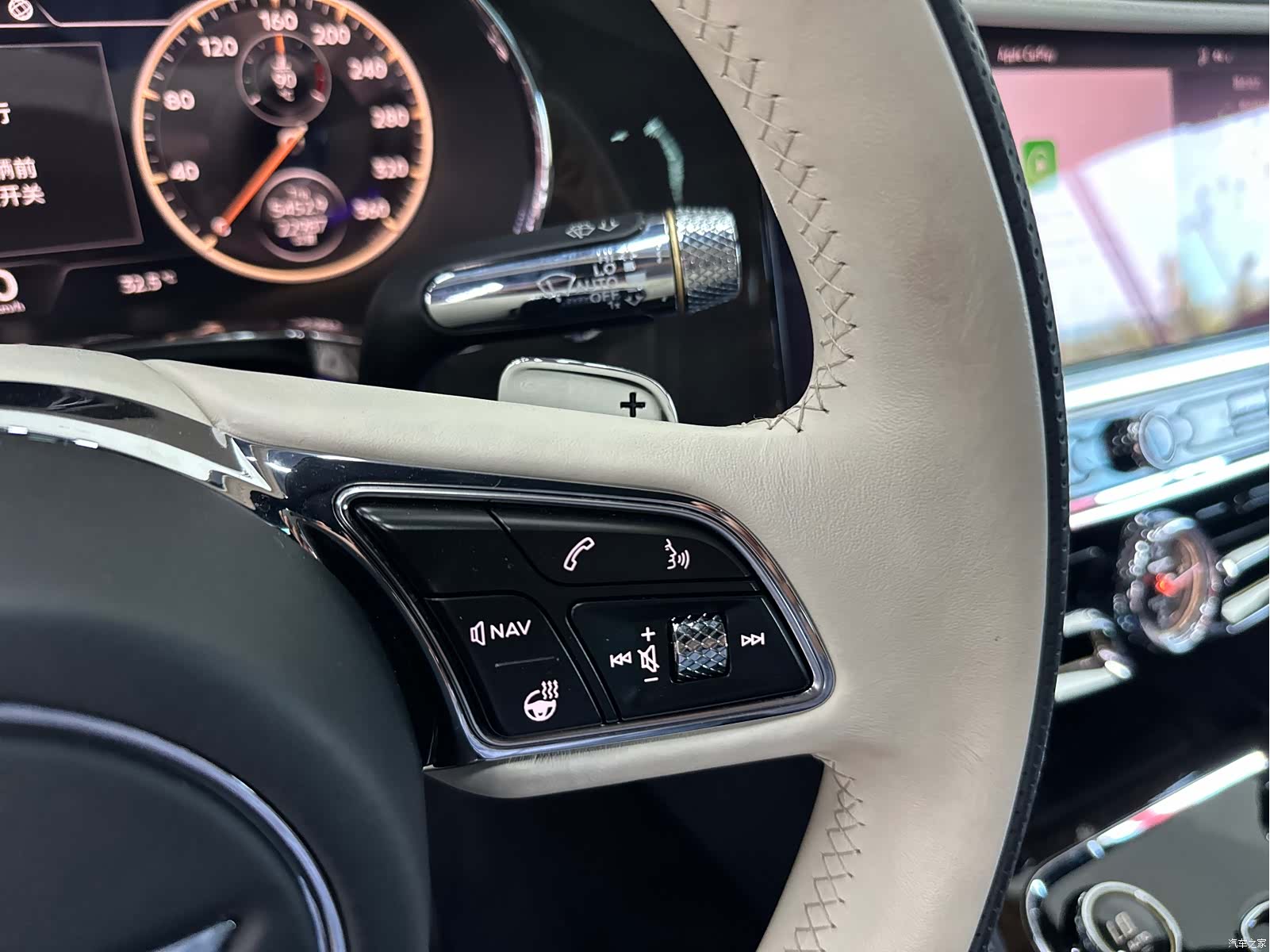 Bentley Flying Spur, 2022 10