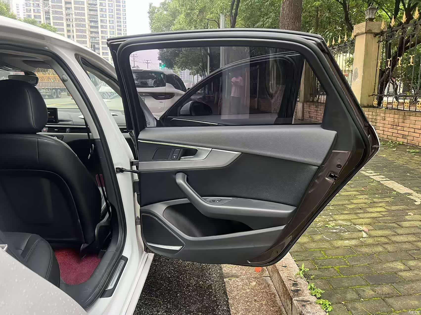 Audi A4L, 2019 21