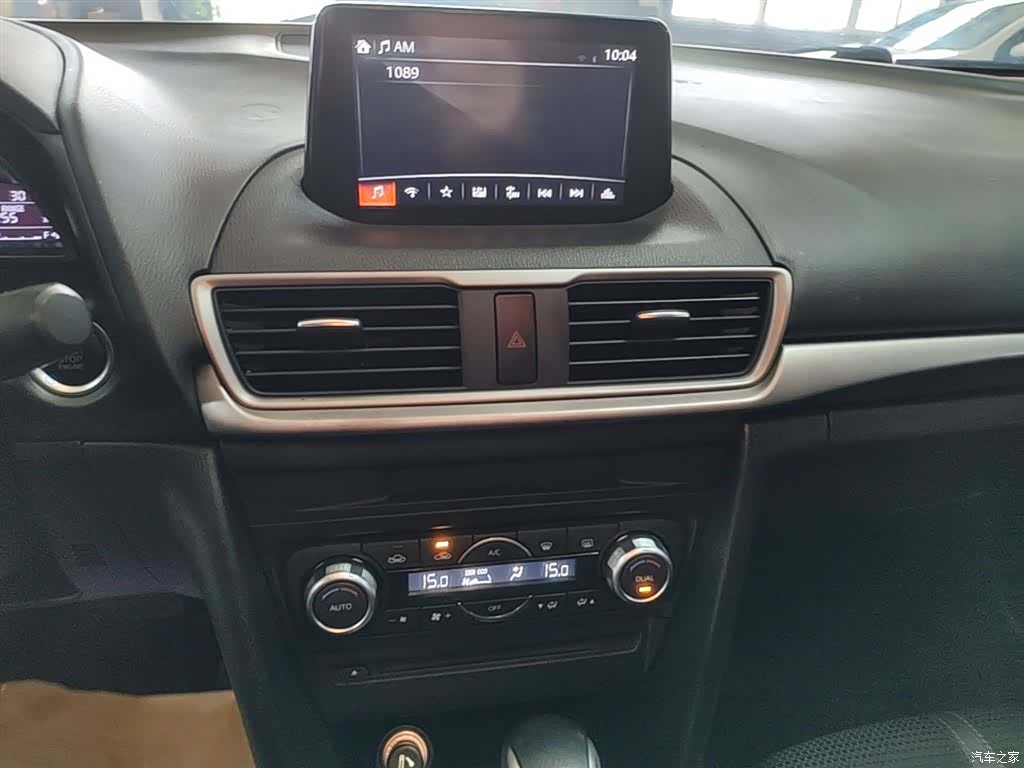Mazda Mazda3, 2017 13