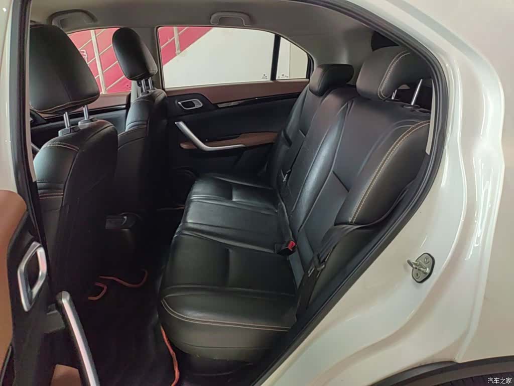 DongFeng AX4, 2018 17
