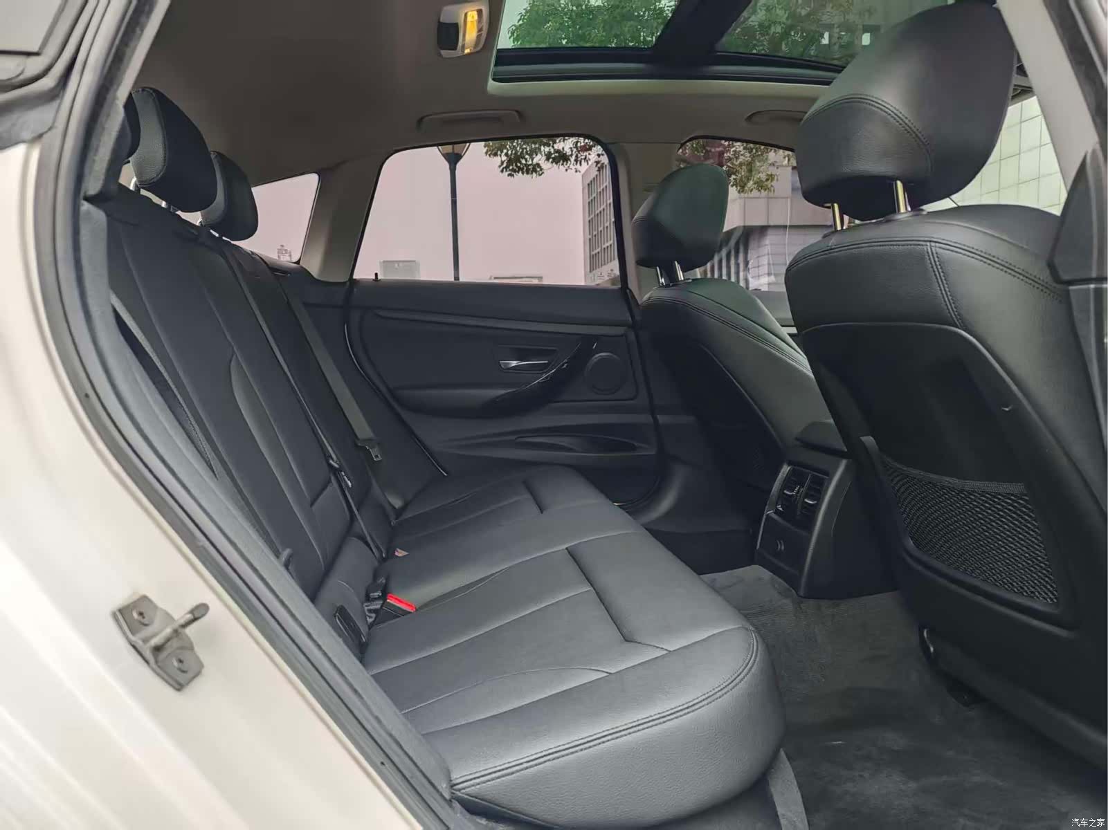 BMW 3 Series, 2018 9