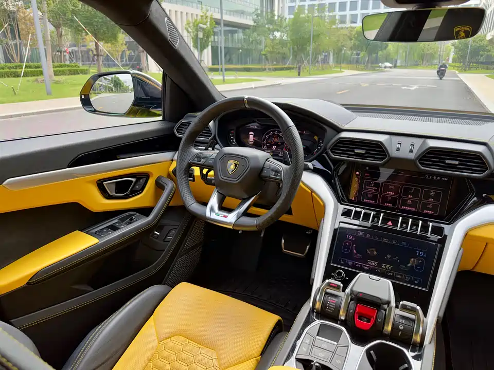 Lamborghini Urus