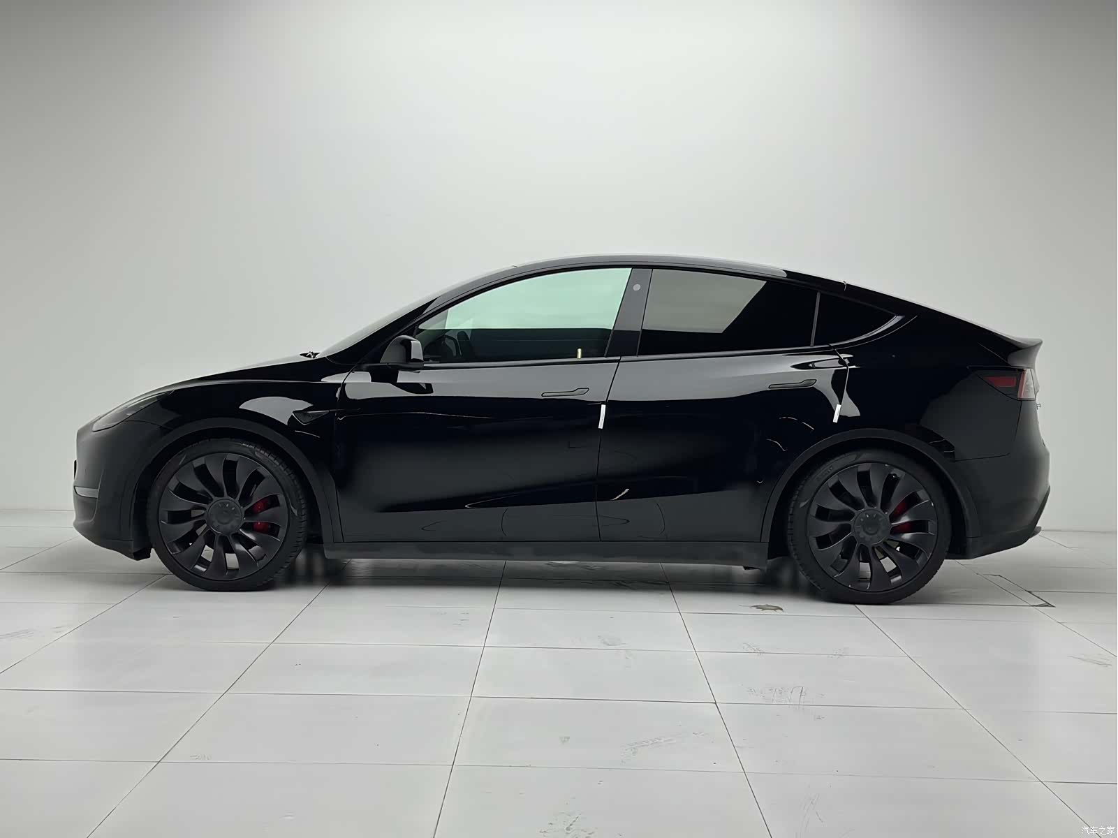 Tesla Model Y, 2022 26